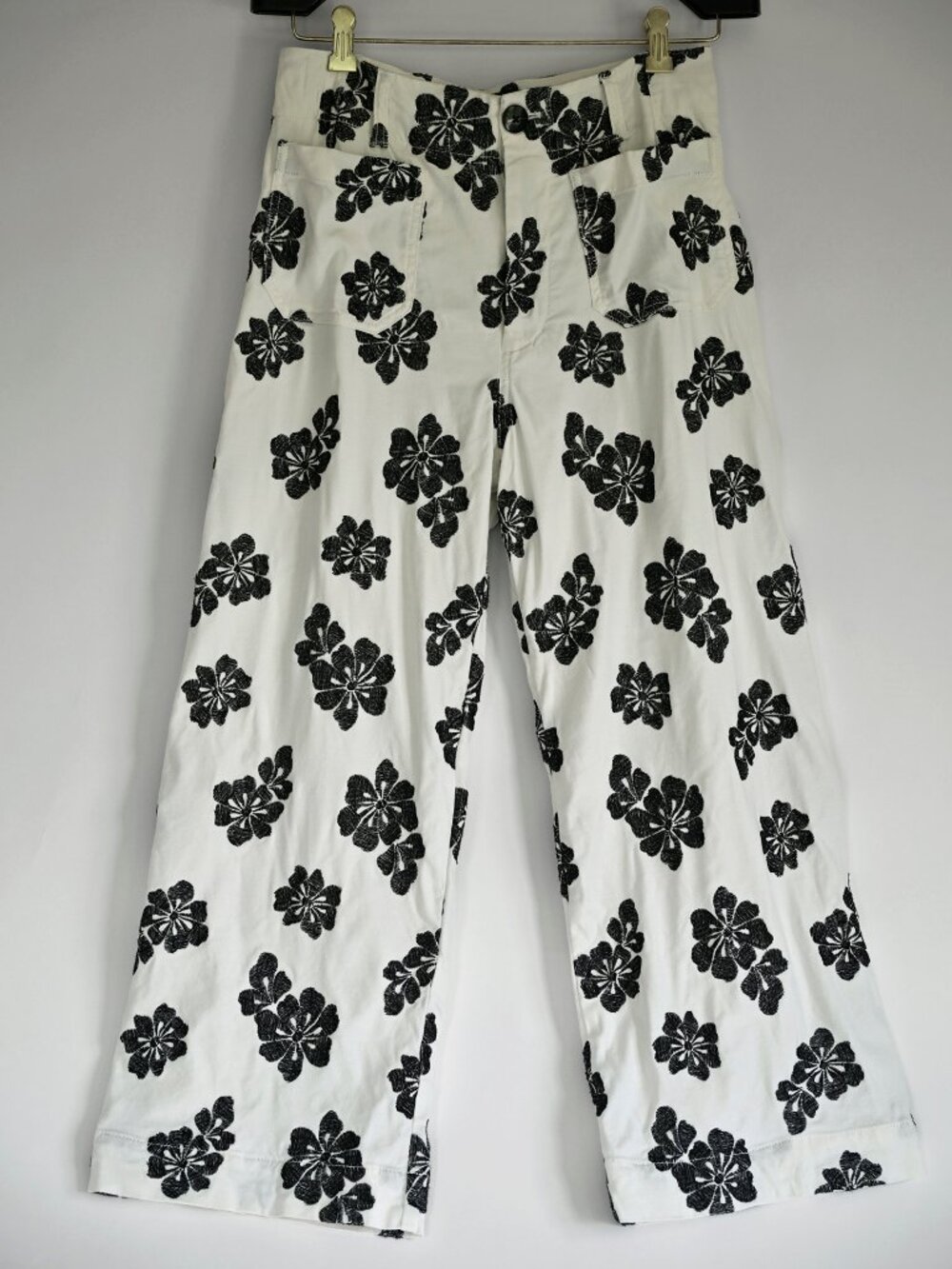 The Colette by Anthropologie Floral Wide Leg Crop Pants White Black Size 6